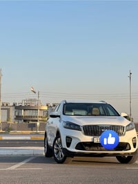 سورنتو 2018 شكل ال 20 مكفوله ما عدى كرت بحافه الباب موضح بصور كير 8نمر...