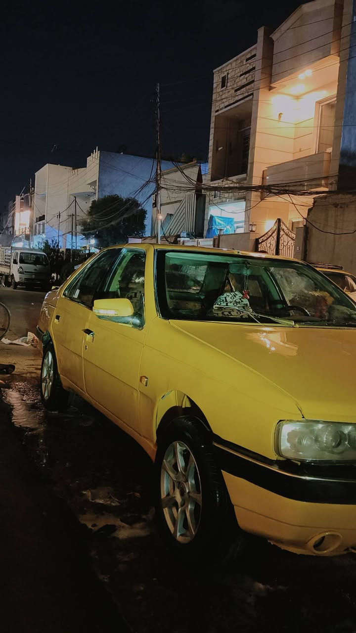 سلام عليكم بيجو موديل 2010مصبوغه عام جماليه مابيه ضربه السياره ومكينه وكير خير من الله واكو شغلات بسيطه نواقص لين اني ماعندي مجال اسويه والسياره واكفه بالباب مطالعه مكاني بغداد البياع سعره  20 وبيه مجال ***********
