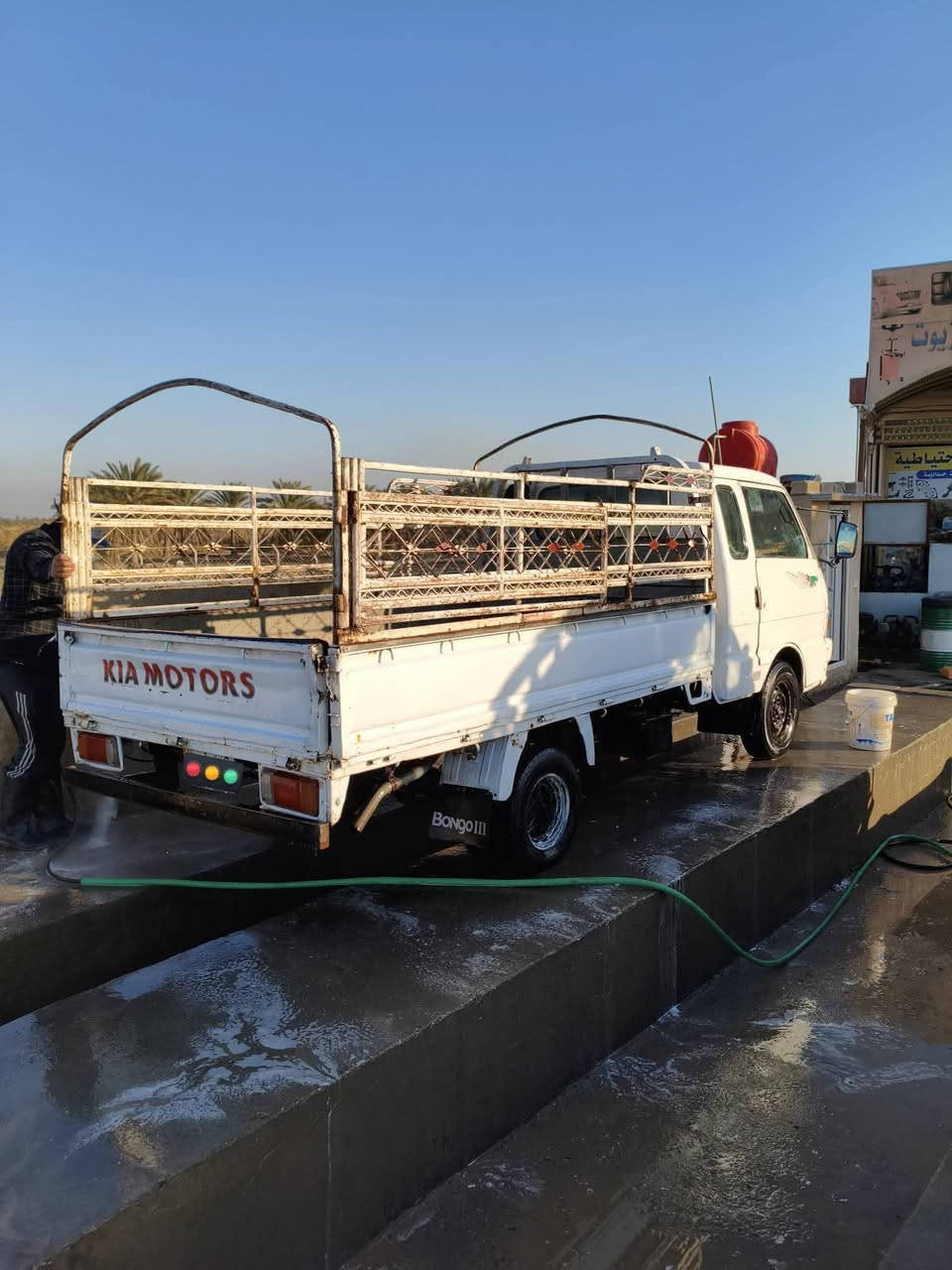 السلام عليكم سياره البيع رقم بصرة مشروع وطني 96
مكاني  كربلاء  تخم تاير معه سبير حداديه جديده
شاصي مكفول رقم شاصي  واضح سنويه 2029 
سعر 53 بيها مجال الشراي هاتف ***********
