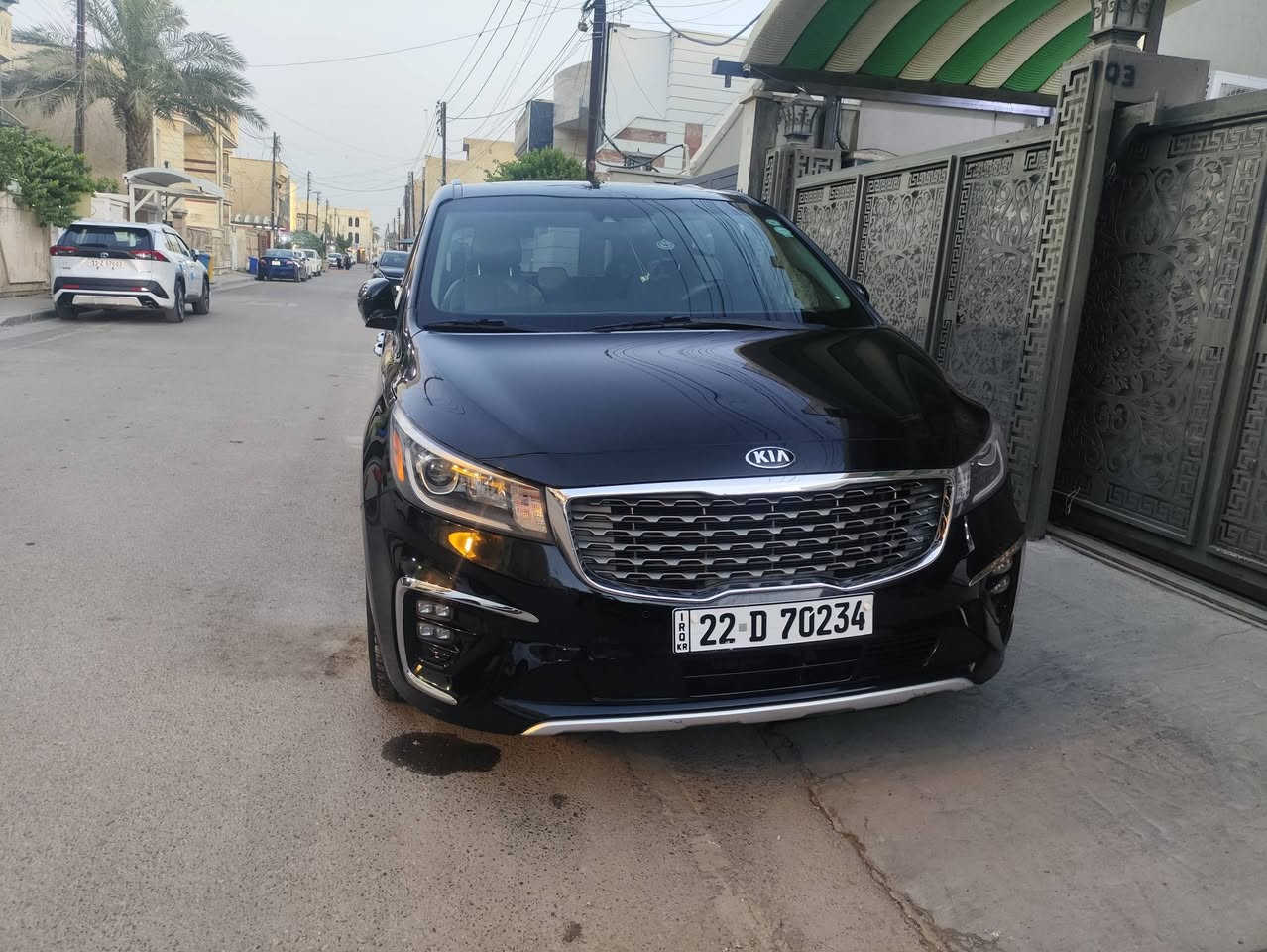 سلام عليكم كيا سيدونا 2020 لون اسود وارد امريكي فول مواصفات فتحه سقف كشنات كهرباء وخزن ذاكره رادار امامي حساسات أمامية وخلفية وكامره تحديد مسار مثبت سرعه تحذير عند اقتراب سياره وبريك ذاتي ثلاثه انضمه قياده ايكو نورمال سبورت مكينه 6سلندر بوب كهرباء جنطه كهرباء تشغيل بصمه شاشه كار بلي اندرويد اوتو شاشات خلفيه منفذ كهرباء امريكي منافذ USB ابردات خلفيه ثلاثه قطع تبريد نضام اوتو هولد السياره على وضع الوكاله مامفتوح بيها برغي واحد الشراي يتصل على هذه الرقم *********** السياره جدا نضيفه اتصل لمعرفه التفاصيل الأخرى .
