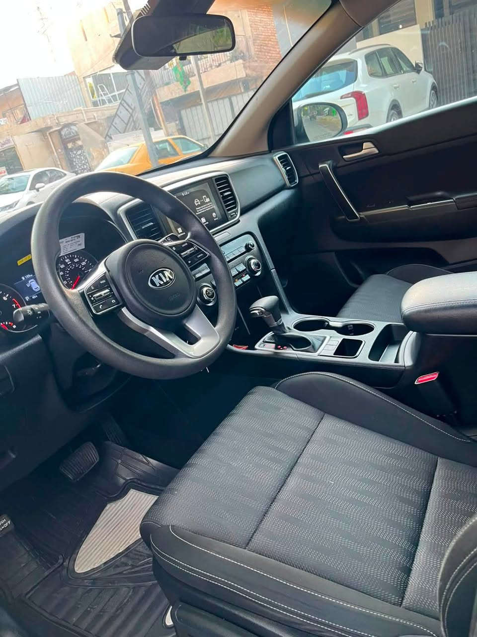 🚗 كيا سبورتج امريكي  2021 – رقم أربيل جديد 🔥
فقط البنيد بدون دواخل ولا ايرباك وصور الحادث مرفق  قطعة وحدة يعني صبغ 
🔢رقم أربيل – تحويل مباشر 
موقع السيارة بغداد حي تونس ( افاق عربية ) �🔹 شاشة كبيرة + كاميرا خلفية�🔹 حساسات أمامية خلفي�️‎🔹ماشية68,000 الف ‎
السعر :  148$ وبيها مجال بسيط
📞  ***********
