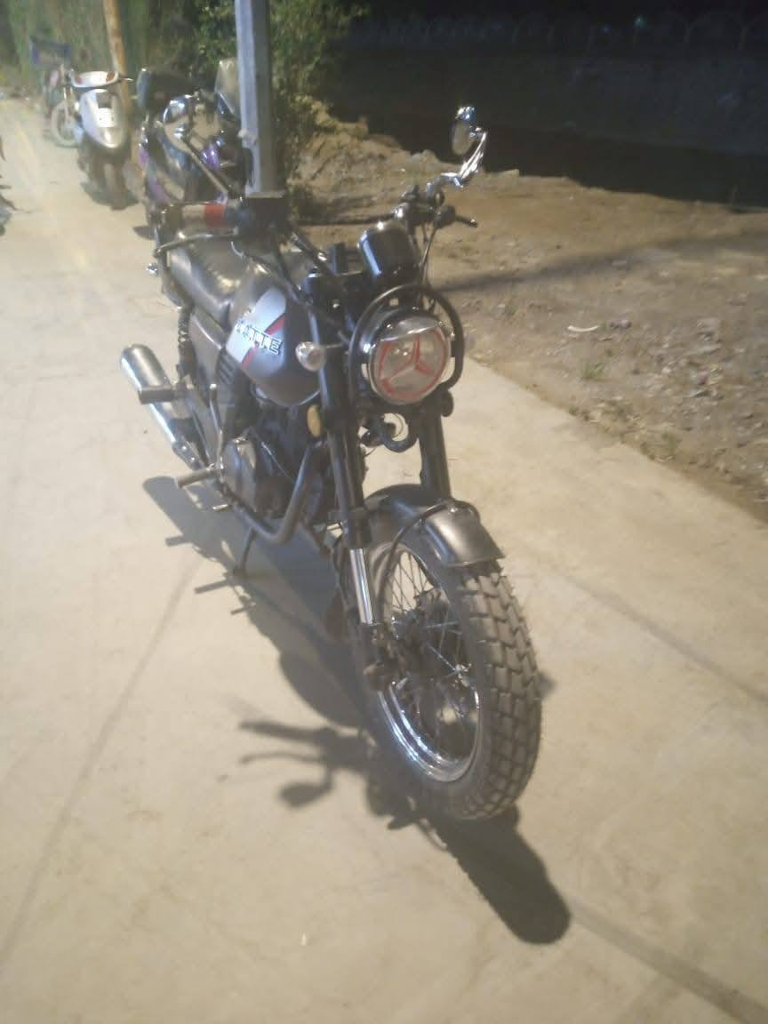 ديوان لاتي جديده لك كامله من كلشي للبيع اوراق كامله مكاني بغداد الحرية السعر 1450 ***********
