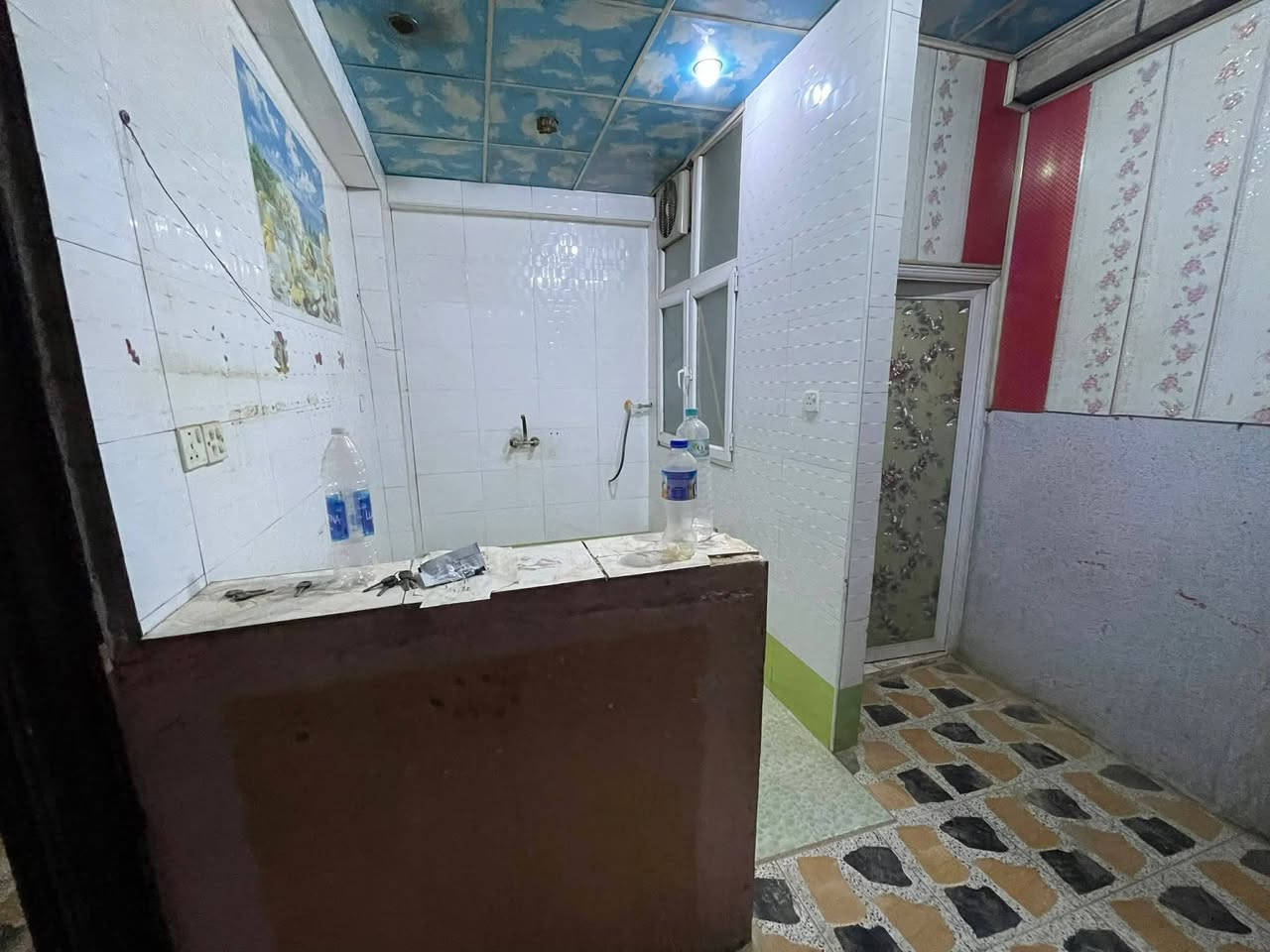 شقة   #للأيجار 60 متر طابق ثاني حي ميسان منطقة الشريط
طابو صرف قطاع 84 

 تحتوي / غرفتين وصحيات ومطبخ ومنور

سعر  الايجار 150 الف شهرياً
للأستفسار *********** واتساب أيضاً موجود
