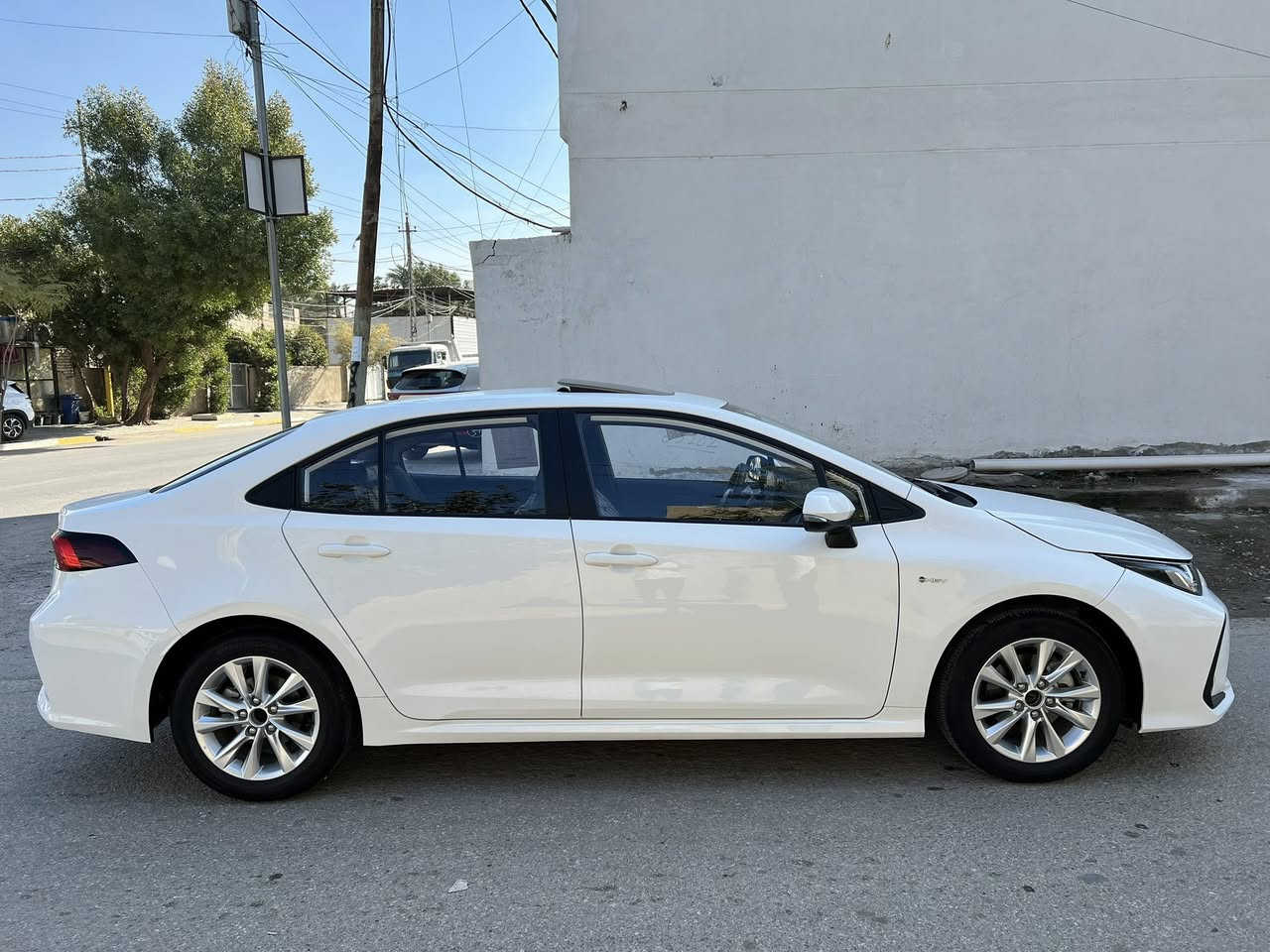 السلام عليكم كورلا هايبرد موديل 2025 ماشيه 3000 مكفوله من الصبغ والبارد والتبديل والرصعه والشخوط فتحه كشنات جلد قطعتين تبريد رقم بغداد بالسمي السياره مكفوله كفاله عامه من كلشي السعر 158 وبيه مجال ***********
