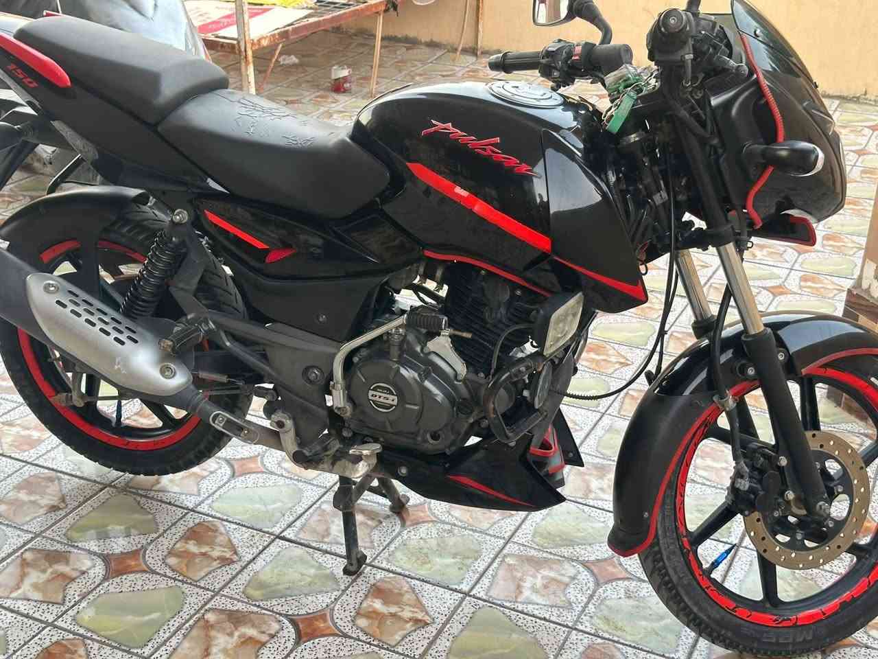 بولسر 150 للبيع ماشي 28 الف حقيقي موديل 21 نضيفه كلش ***********
