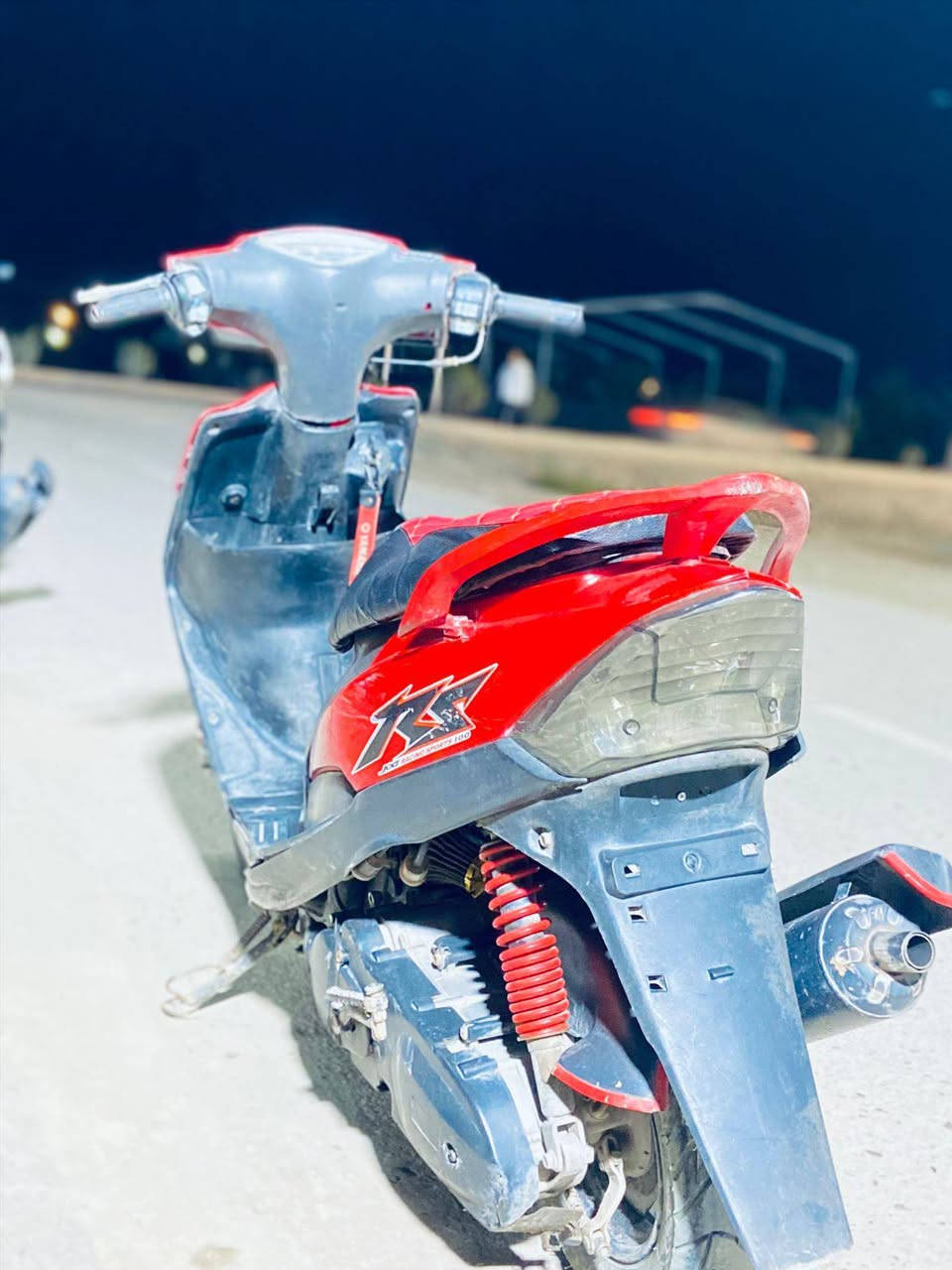 سلام عليكم
دراجه ماكس عدله 
لون أحمر ♥️.
شيال مزود 
صالنصه FM صوته يخبل 
بوشه 55 شلعه وسرعه 
مكاني كربلاء 
الرقم ***********
السعر 450 والشراي خاص
