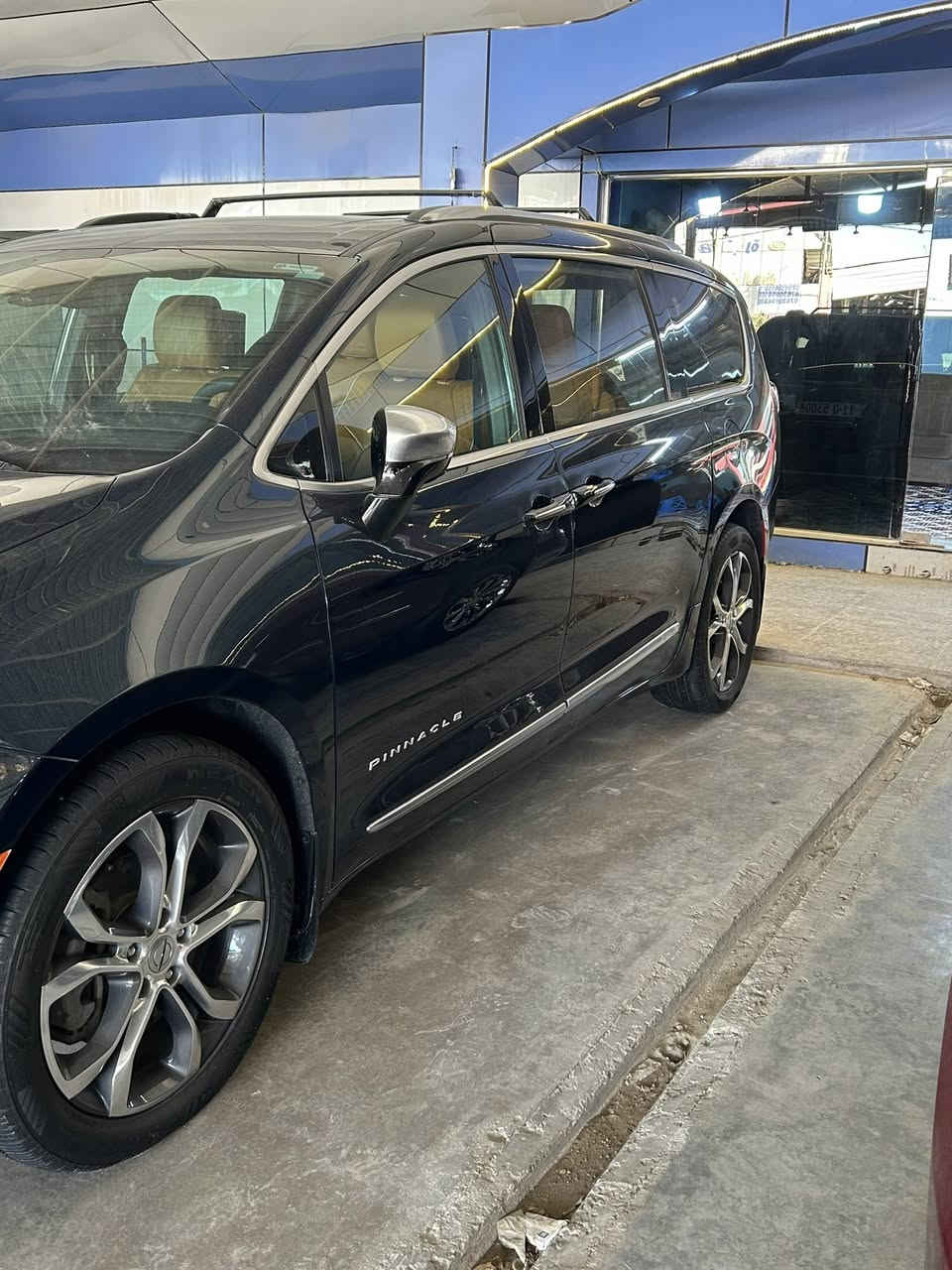 باسفكه
موديل 2023
المواصفات بنصل
الضرر تقرير غرق
المواصفات 
كشنات عسلي
ومنفصل
مكناسه كهربائيه
كشنات خزن
تدفئه تبريد كشنات و اسيرن
ابل كار بلي
للون حبري

السعر 310
للستفسار على الرقم 
***********
