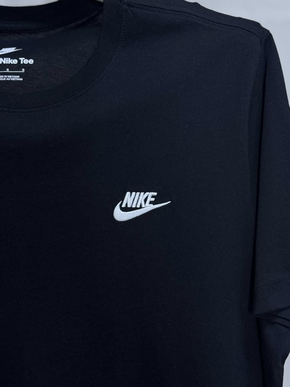 تشيرت (نايك  )سوبر كريم  
القياس L تلبس وزن 90 
النظافه 💯/💯  

يوجد توصيل 🚚 (بغداد -محافظات )
☎️رقم الهاتف :***********

للحجز -دايركت
