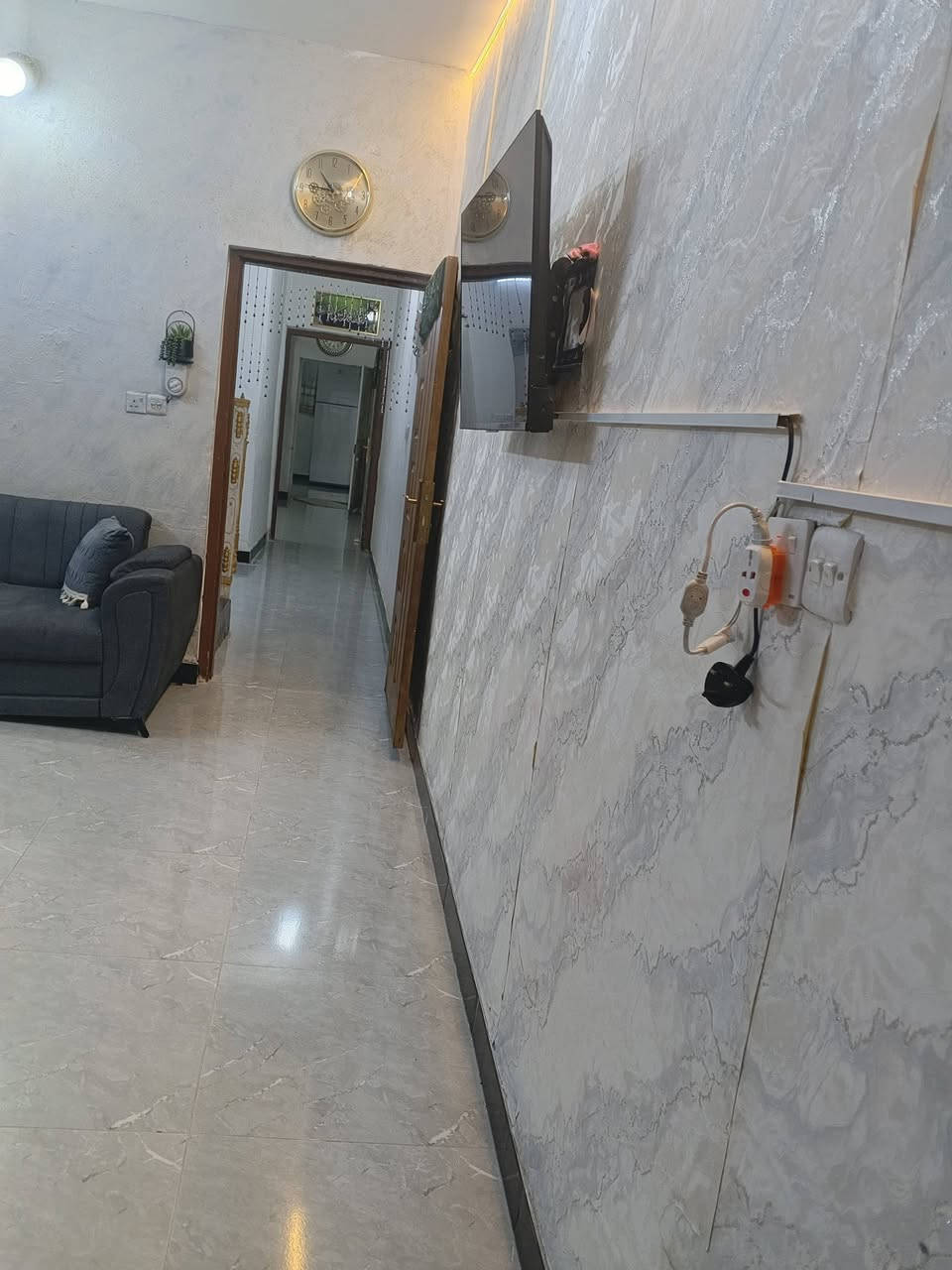 السلام عليكم بيت طابقين بناء بلوك  للبيع الصليخ شارع المعارض
***********
