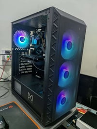 كمبيوتر العاب pc  يشتغل كل العاب قواء لبيع فقط كيس بدون شاشه سعر مع تو...