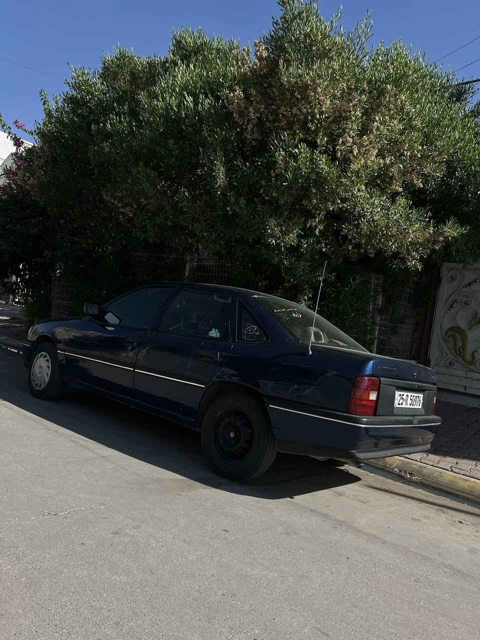أوبل فكتوا للبيع نضيفة موديل 91بيها بس هلالات معمره بدون ضرر صبغ عام مشروع وطني سنوية جديدة تنتهي 2030السعر 47وبيها مجال للاتصال ***********
