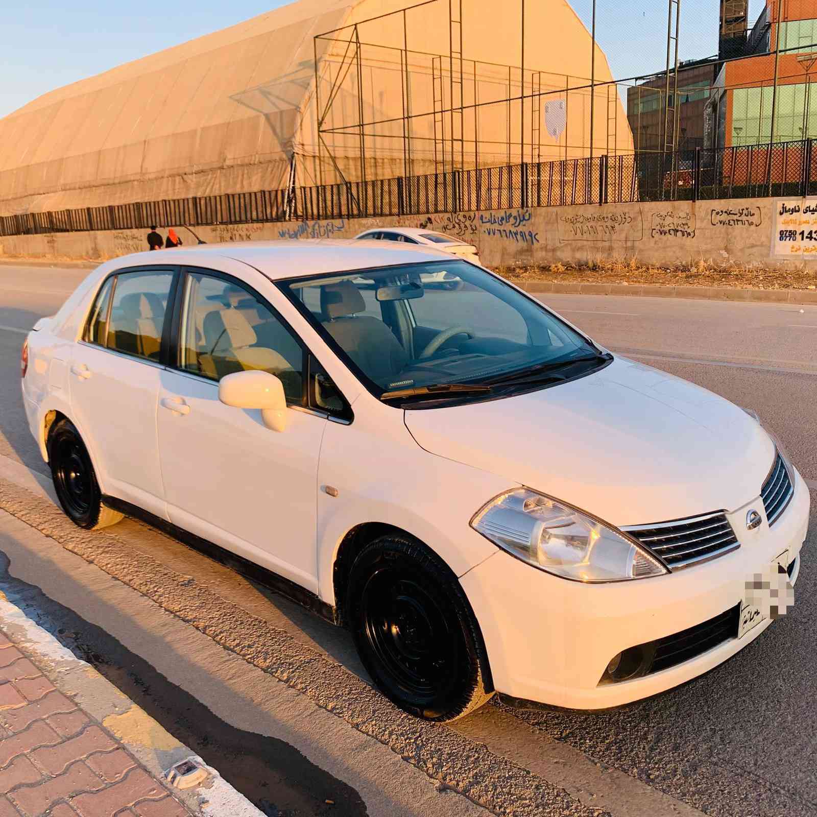 تیدا 2006 یابانی عەسڵی
ڕەقەم سلێمانی سەنەوی تا مانگی 9 تازەیە
سەیارەکە 4پارچەی بۆیاخە بێ لێدران 
یەک قرچی پێشو دوای هەیە
مەکینە گەورەیە گێڕو مەکینە بەشەرت هەڵمیشی نییە
شاشە ئایپاتوو کامێراییە نرخی 84 گەڵایە
شوێن سلێمانی 
***********
