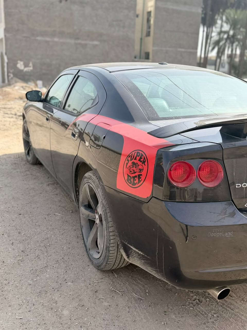 دوج جارجر موديل 2009 حادثه فقط جامرلوغ بدون دواخل السيار كامله مابيه اي نقص سنويه جديده ل 2030 للتواصل ع الرقم ***********

