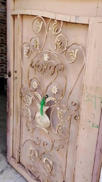 للإيجار • ١٠٠م • طابق ونص