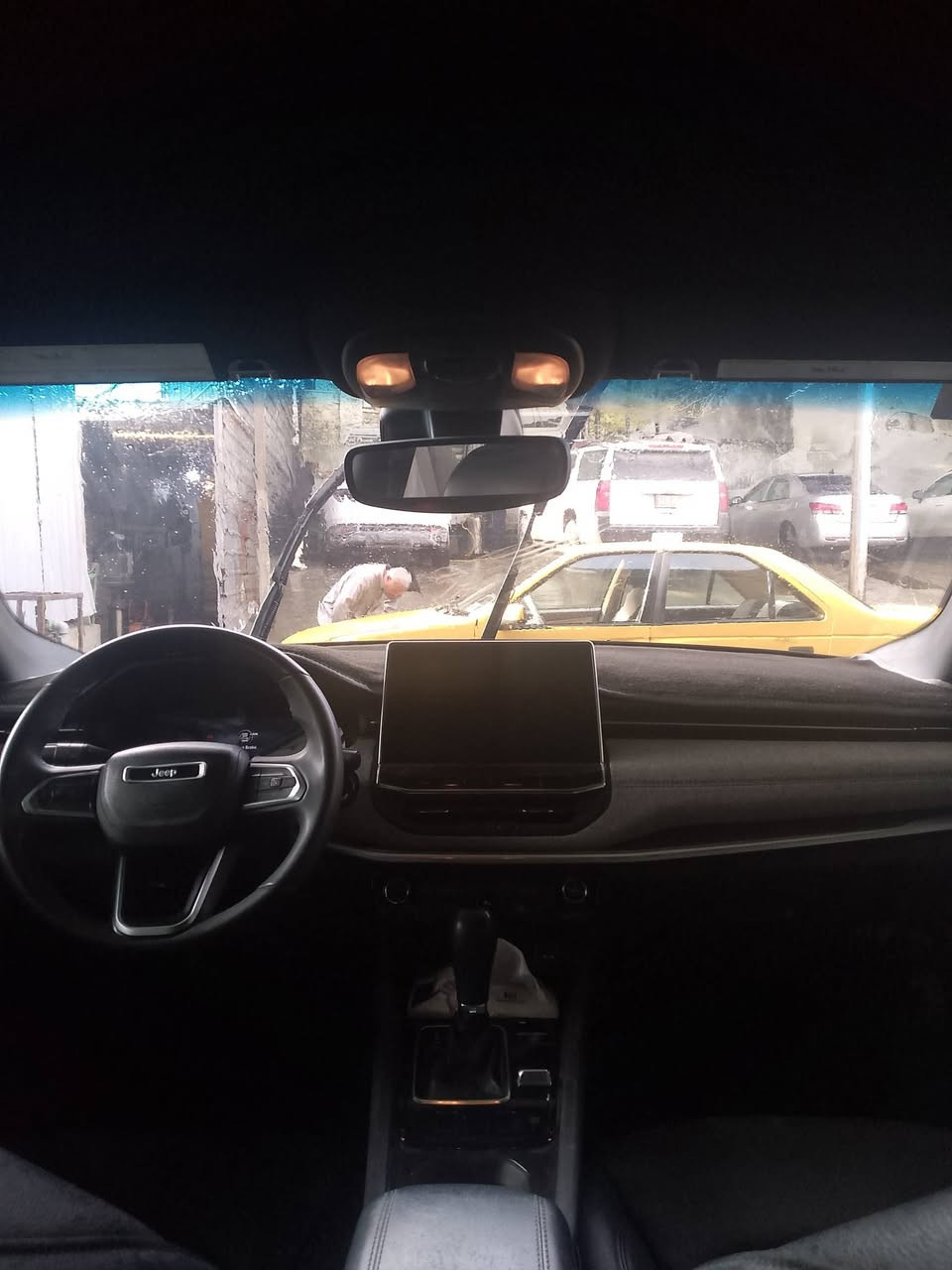 السلام عليكم جيب كومباس موديل 2024 للبيع السعر 148 وبيها مجال وبيع مستعجل حادثها  دعاميه فقط مقفول من الصبغ سياره حلوه جديده ***********
