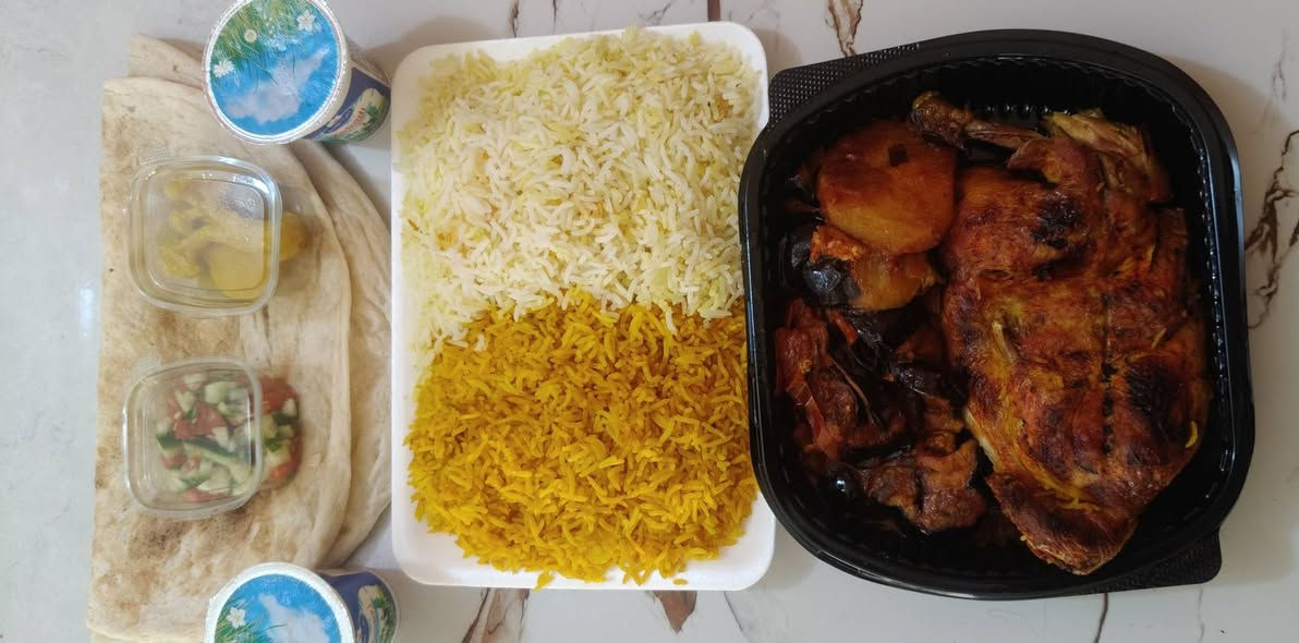 تبسي دجاج نص دجاج + تمن+ طرشي+ مقبلات+ كرصتين خبز + كاستين روبه 7000 التوصيل مجاني لكل مناطق الشامية ريف اومدينه للحجز ***********
