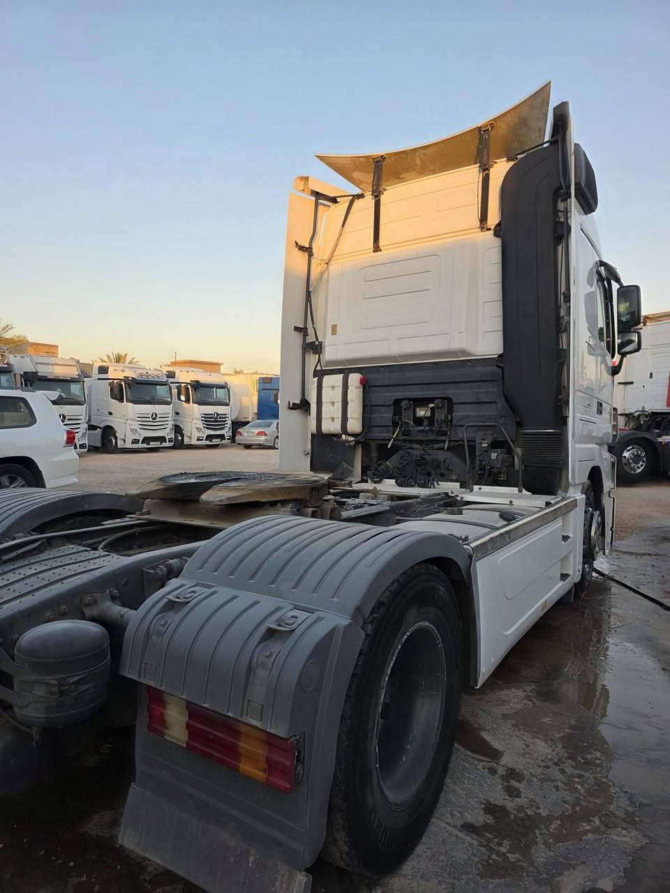 اكتروس حواجب 
موديل 2009
حجم 1844 
جوبلس امامي 
رقم اربيل مربوطه عربانه 
السعر كامل 450
بس الراس 400 
بيها مجال 
جديده كفاله عامه 
***********
