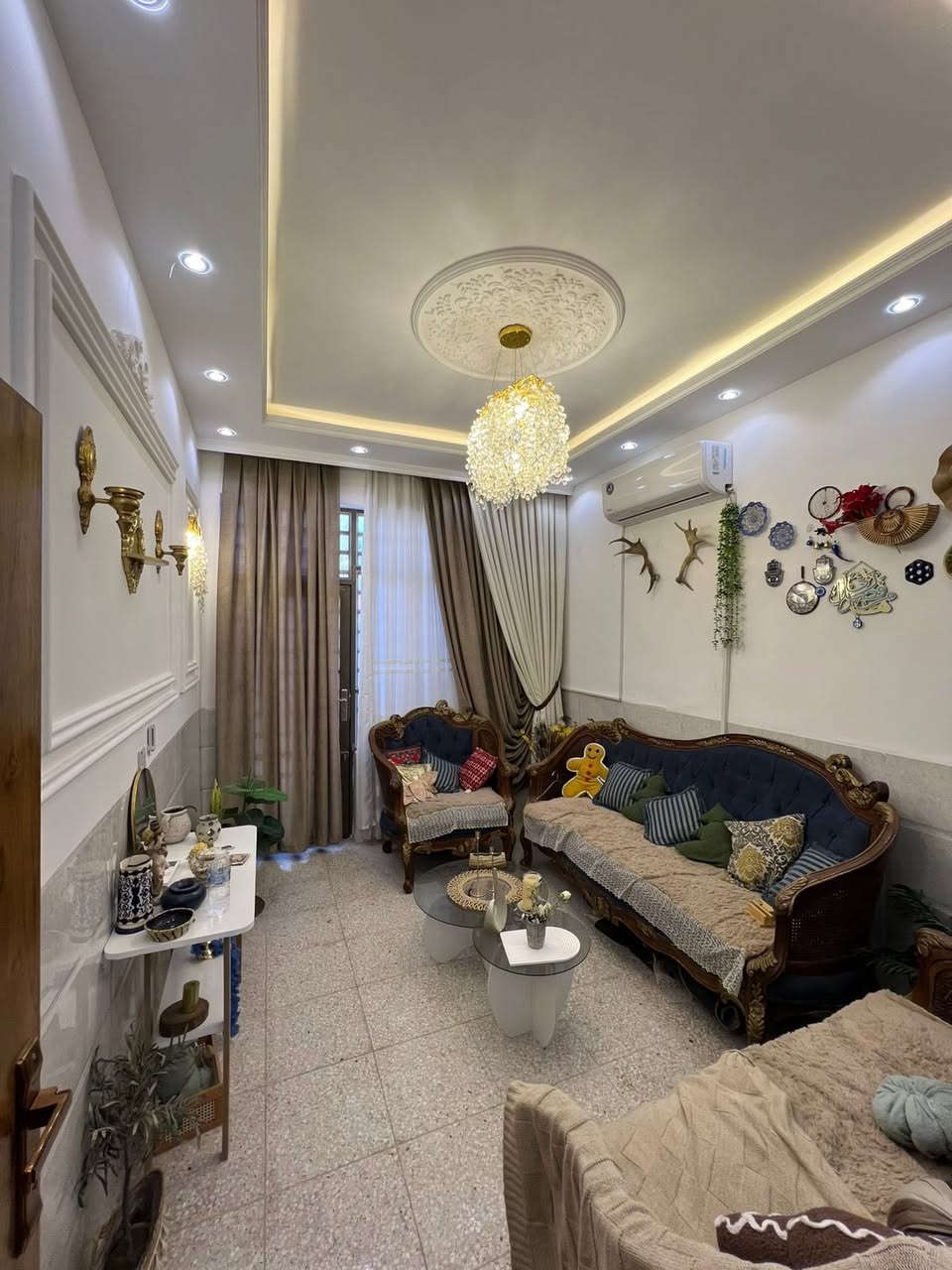 مشتمل للبيع في الخطيب طابو صرف زراعي 50م بناء جديد 2025 بموقع جدا مميز المربع الذهبي مي كهرباء مجاري تبليط رابع  فرع عن من جهه هياكل الغزاليه شارع نافذ غرفتين نوم استقبال حولي مطبخ ثلاثه حمامات للبيع بسعر78 مليون فقط قفل سعره بدون عمله تريد استثمار اكو مؤجر 400الف مكانيه إضافه إلى وكاله من صاحب السند مباشر للتواصل على الارقام التاليه او المراسلة-***********
