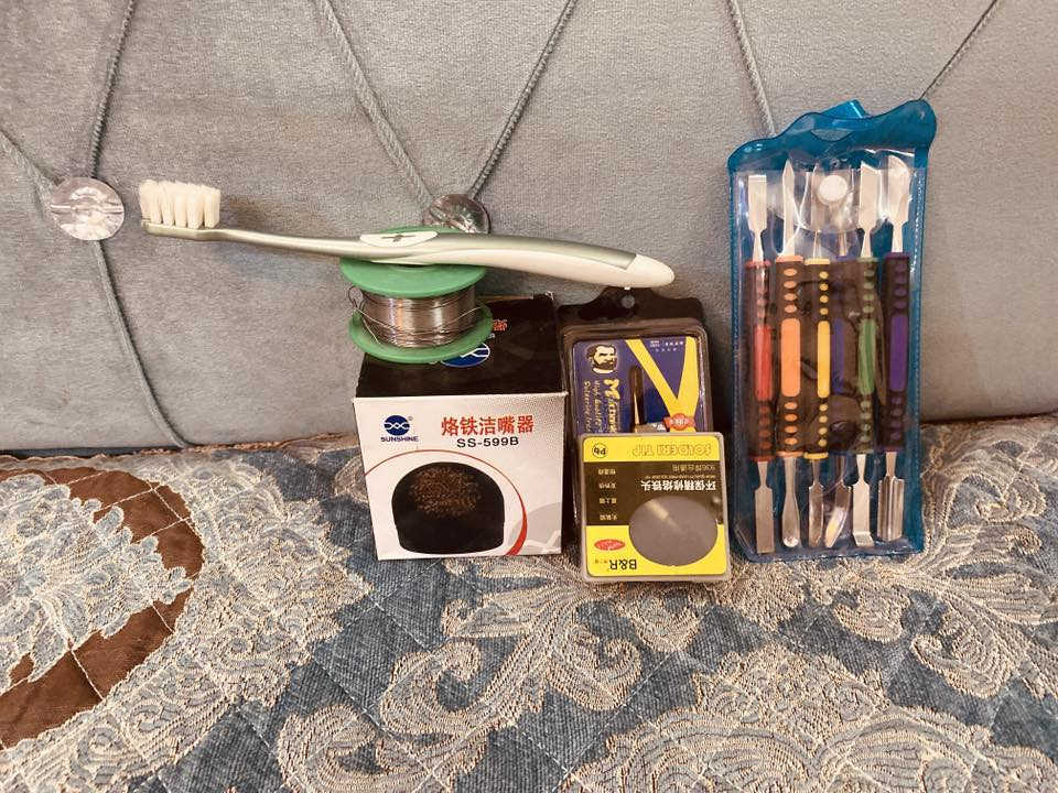 السلام عليكم ادوات صيانه للبيع السعر خاص وكل الهلا بيكم رقم تلفوني *********** وتساب   او خاص ماسنجر واذا مو شراي لا تشلع كلبي فدوه
واشراي يدلل 
______
الغراض كلهن جدد شوفت عينك ونضيفات وما ستخدمات ابد بعدهن طك الجيس
_____
