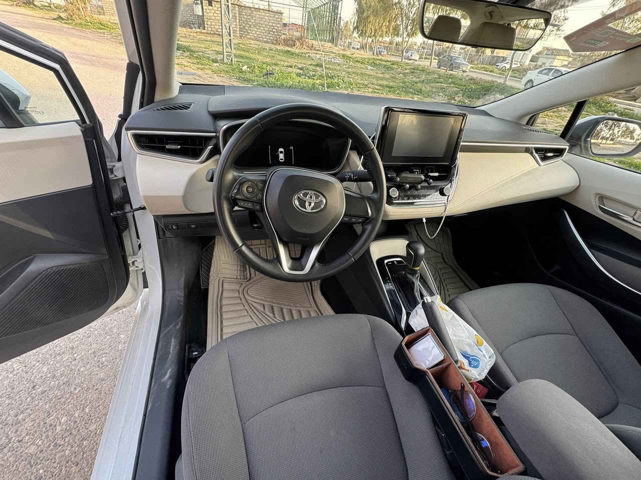 كورلا 2024 ساز
مكفول كلشي مابيها ماعده رصعه كلش  صغيره بالباب مال حصو 

ماشيه51الف 

السياره تحويل ثاني يوم بسم شركه(183) وبيها مجال 

للاستفسار ***********/***********
