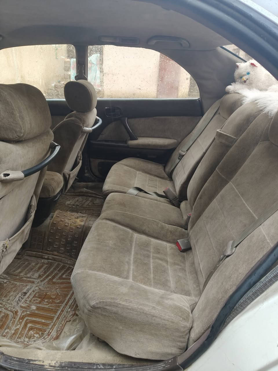 سلام عليكم سياره بطه متصل لون لؤلؤي مكفوله من النقل والكص مكينه اثنين ونص مكينه وكير  شرط الفحص اترايك وين ماتريد حداديته كلش حلو سنويه لل 27 رقم بصره خصوصي مشروع وطني موديل 2000 السعر $50$ وبيه مجال للشراي رقم ***********
