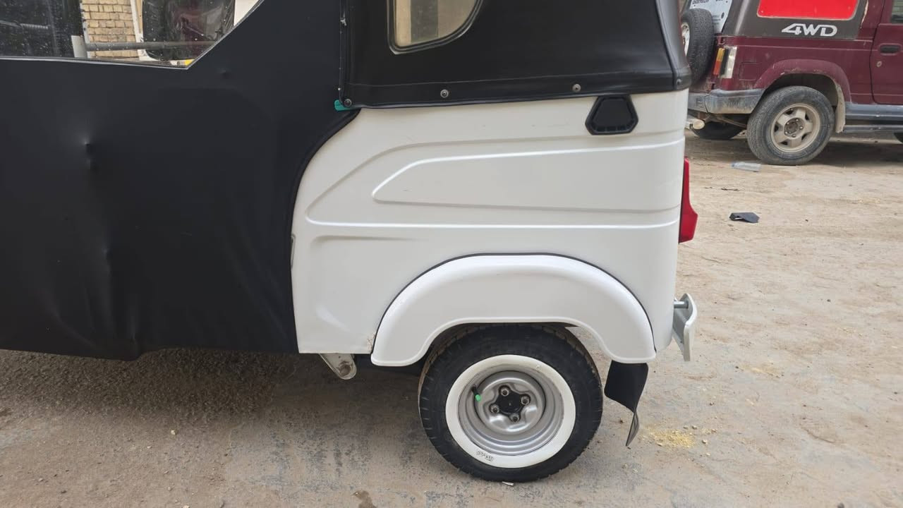 السلام عليكم
للبيع تكتك كفاله عامه 
مديل 2022/12/29 
رقم بغداد تحويل مباشر 
بسمي 
مكينه مكفوله من الفتح والتبخير والنتقيص 
*********** 
بغداد الكماليه قرب مسشفى الفضيله 
السعر 10 مليون
