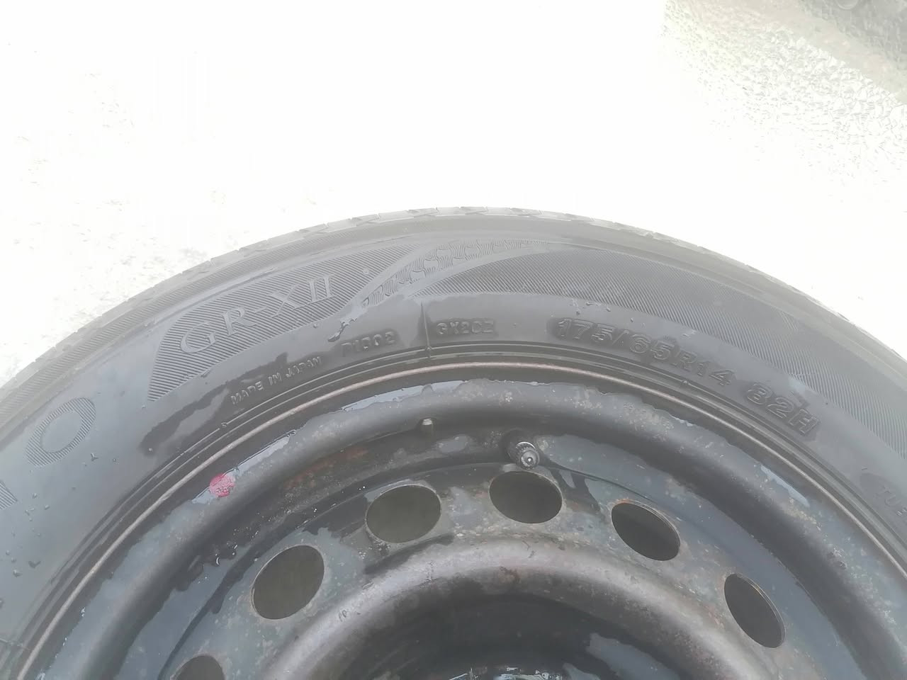 السلام عليكم
تاير + ويل اسود حجم ١٤ نضيف جدا
ياباني سعره ٥٠الف مكاني غزاليه


**إذا كنت صاحب هذا الإعلان وتريد حذفه لأي سبب، رجاءا أرسل رسالة إلى الدعم الفني**