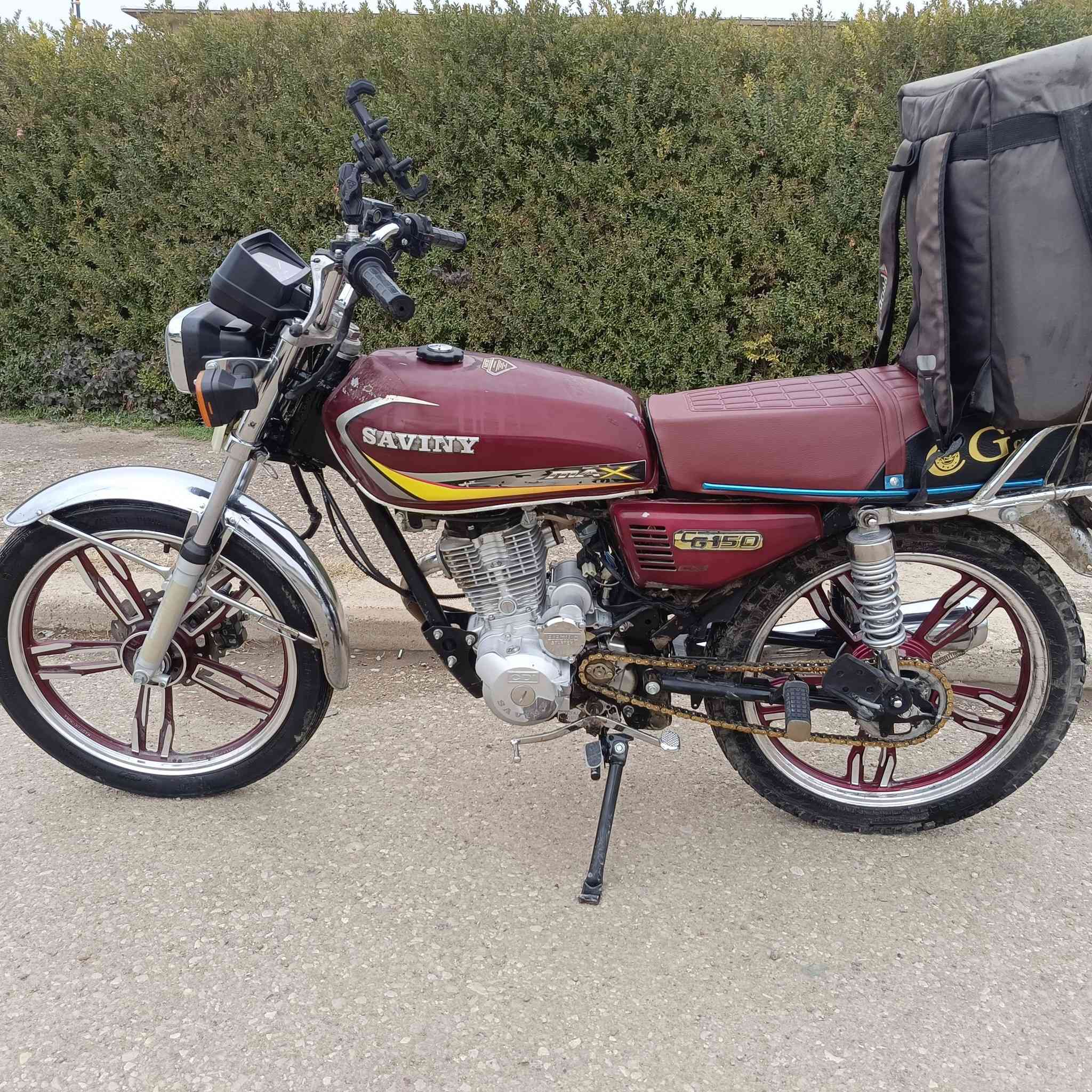 سلام عليكم 
دراجة سافين مرقم موديل 2021 للبيع.... رقم كركوك وصااحبه موجود تريد تحويل تريد وكالة بكيفك .... ولوحات طالع كلشي مدفوع حسب الاصول بس تروح تسحبة وخلص
محرك مفتوح بس انطيك بي ضمان دك بي من صبح لليل كلشي ما عليه وايي عيب ما بي 
بس الاشارات و الهورون ما يشتغل يرادلة تبديل بسس فقط
تاخذ دراجة للشغل او دلفري او تريد تجمبزة بكيفك بعد
السعر 1,250 وبي مجااال 
رقم *********** بي واتساب هم
