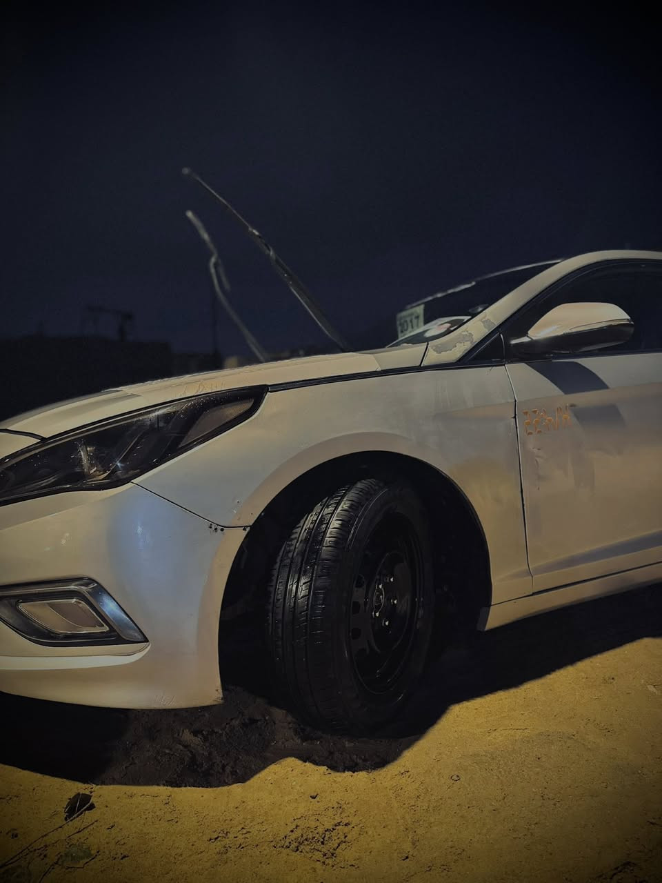 السلام عليكم هونداي سوناتا 2016 كير 100/100 جديده السياره تخم تاير حداديه نص عمر مكينه ( كايمه ) دواخل بل جيس بيه مكانات بارد وارد أمريكي مكينه( 2400)
مكان السياره البصره ابي الخصيب 
السعر 85وبيه مجال لحد يكسر بسعر ال مو شراي لا يتصل فضلاً وليس امراً 
رقم الهاتف ***********
