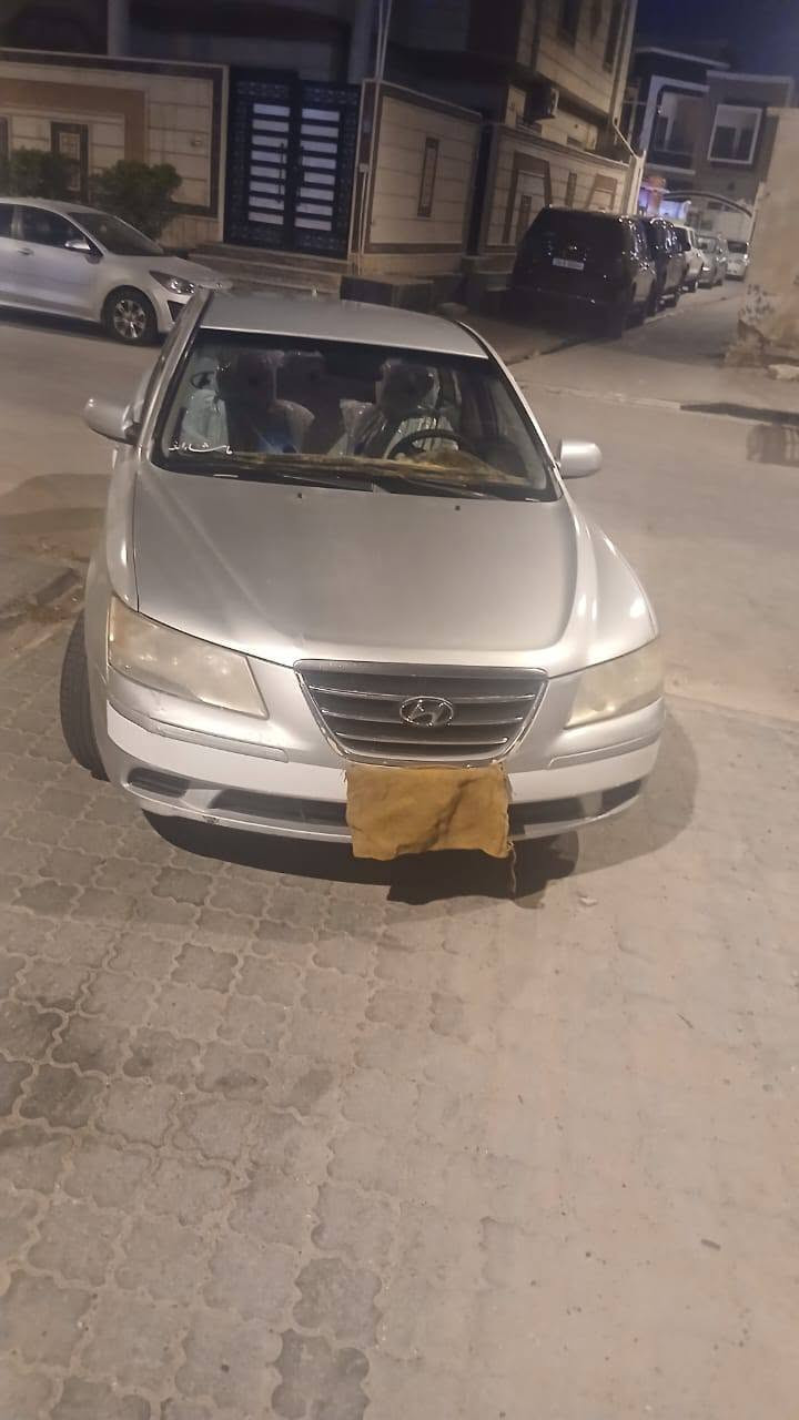 السلام وعليكم شباب سوناتا كامله مكمله مكينة وكير حداديه ادوات مكصوصه جنطه شغل عدل كله باجات مكينه وكير وحداده طوبه وتخم تاير جديد وتبريد ثلج ودواخل بل جيس دخول جديد شغاله من الطول للطول مابيه نقص برغي رقم وسنويه وملسق شرط حاسبه عمي 40 وبيه مجال للطيبين عنوان البصره وهذا رقمي *********** خابر وتدلل اخوان للتئكيد السياره بانزين بانزين 1800 مرغوب
