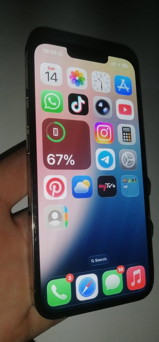 ايفون 13 برو مكفول جديد ذاكرة 128 بطارية 83 كلشي ما مبدل بي فقط فطر كلش صغير بالظهر جوة ما مبين 
سعر 550 وبي مجال وتدللون 
اي استفسار على هذا الرقم 
***********(واتساب)
