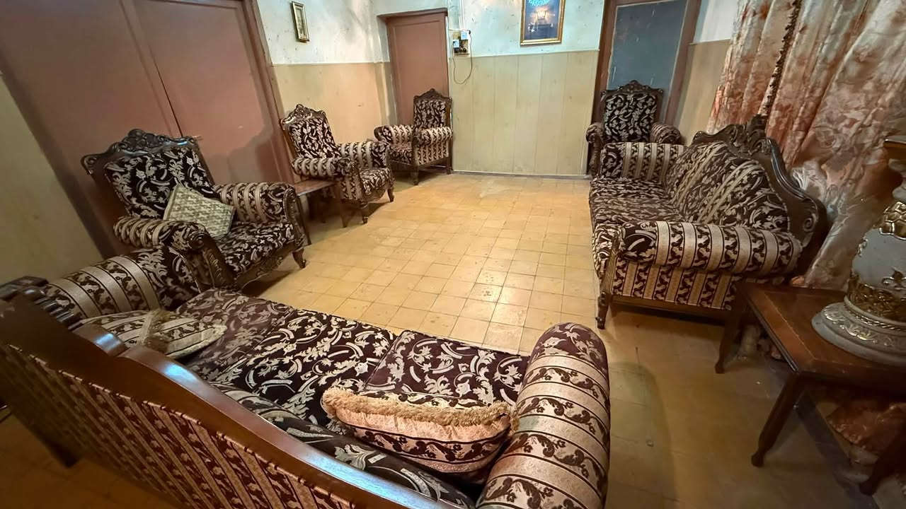السلام عليكم تخم ملكي عشر مقاعد للبيع نظيف جدا عنواني بغداد الكرادة


**إذا كنت صاحب هذا الإعلان وتريد حذفه لأي سبب، رجاءا أرسل رسالة إلى الدعم الفني**