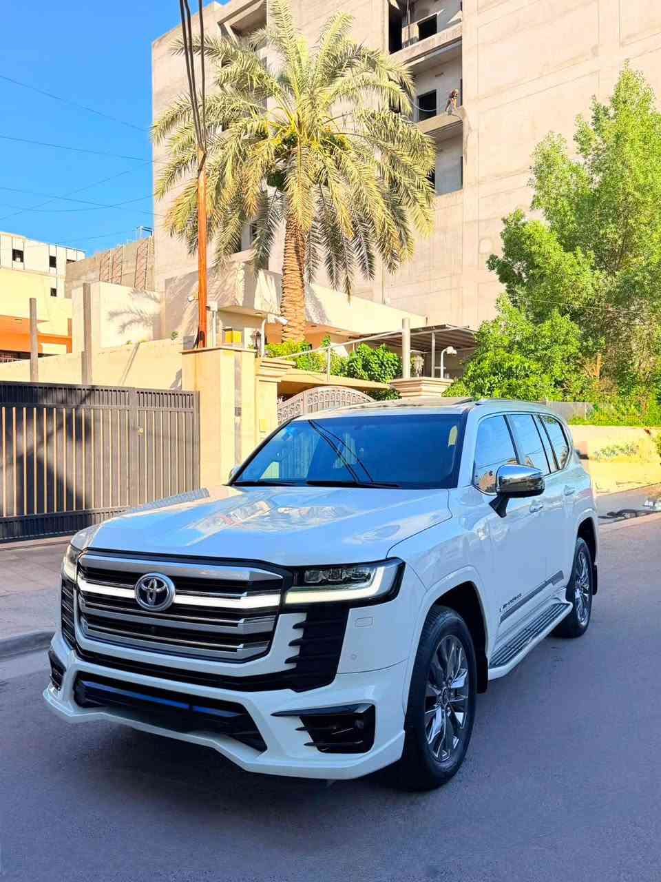 السلام عليكم 
 
لاندكروز VX Limted 2024 

مغلف ppf ضمان ١٠ سنوات 

رادار امامي 
رادار خلفي
نقطه عمياء
سلايد
كشنات كهرباء
كشنات تدفئة + تبريد
لايتات ٣ عدسات داينمك 
كشن ميموري 
كامرات عدد ٤ 
صندوك كهرباء
كشنات خلفيه كهرباء
سماعات JPL 
شاشه كبيره 
ماشيه ٤٠ الف كم 
السياره  مكفوله كفاله عامه (من الصبغ والبارد والتبديل) 
#السعر 72.800$ 
مكانها بغداد 
للاستفسار: *********** بغداد, العراق
