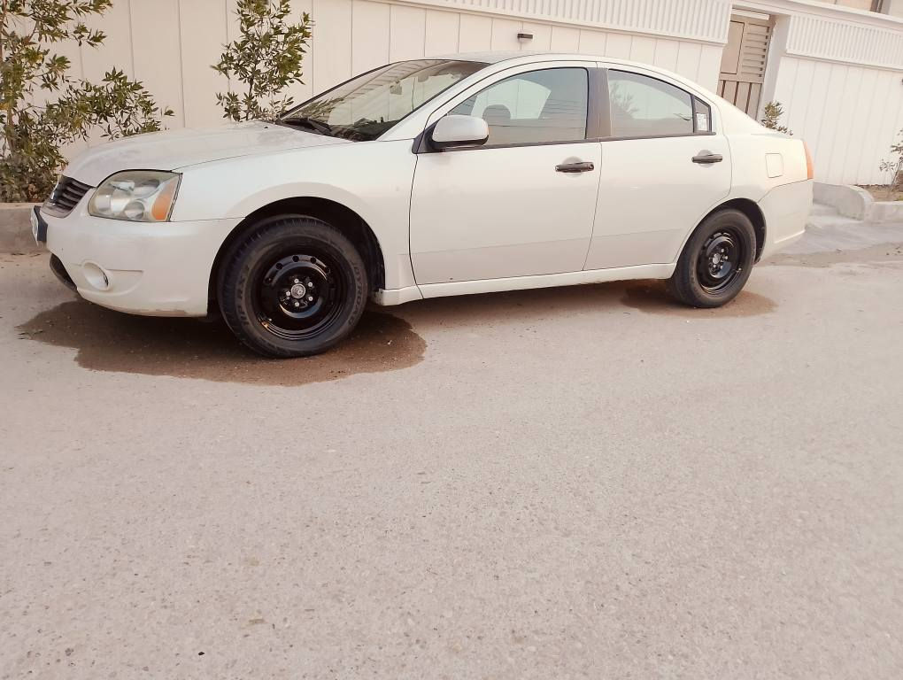 متسوبيشي كلنت خليجي وارد سعودي 2008 محرك كير صدر تخم تاير تدفئه تبريد ثلج محرك 2400 جداً اقتصادية تخم تاير ودسكات واذانات كلهن جدد  رقم سليمانيه انكليزي بأسمي هزه جديده تحويل مباشر تريد بسليمانيه تريد بكلار ساعتين تستلم سنويه بأسمك عليها ادامه كامله مناقصها برغي وكل امورها على وضع شركه السياره جديده وسونار مرفق صبغ قطعه وحده بسعر 78 وبيها مجال بسيط مكاني بغداد الدوره 
*********** بغداد, العراق
