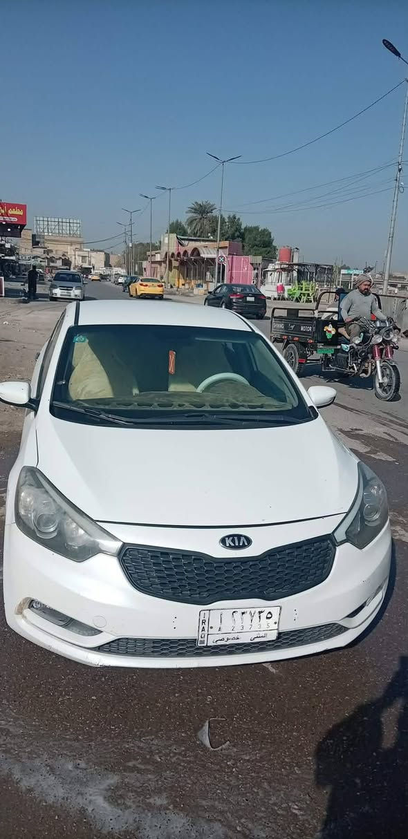 سيراتو 2014
السيارة ب اسمي واذا ماعندك تجي تاخذها وتاخذ عيوني وياها
سيارة جاهزة كبل تطلع بيها ماناقصها اي شي
كير ومكينة مكفولات برغي مامفتوح بيهن
حدادية شرط توها مبدلة
كهربائيات كلها جاهزة 
تبريد +تدفئة 
دوشمة سيارة جديدة
كل تبديل مابيها فقط رشات صبغ باب الصايغ نص منة والورة نص منة رش بدون معجون وبدون فتح وبدون ضربة تفحص وتشوف بعينك وعندي سونار الها
وبيها شخط صغير بلباب الجهة الثانية موضح بصورة
السيارة احلئ من الصور

السعر 110وبيها مجال للشراي وبخدمتكم
والموشراي رجاءآ لايتصل 
رقمي للتواصل ***********
