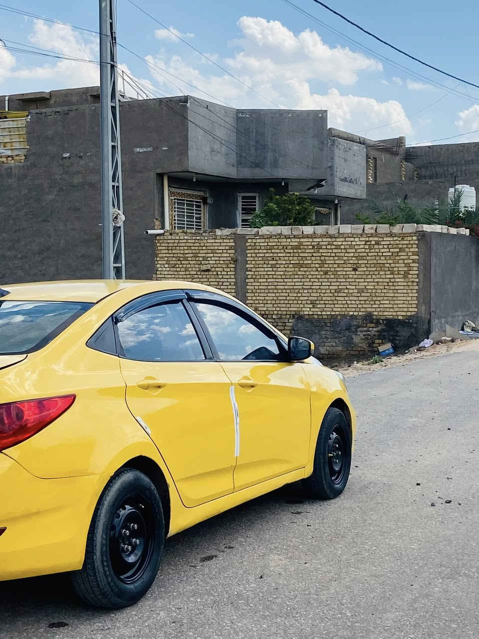 السلام عليكم للبيع اكسنت خليجي  موديل 2012رقمً إنكليزي سنويه 2030مصفره هيه وغراماتً كير ومحرك كفاله تخم تاير جديد حداديه جديده محرك 1600دوش
السعر 70وبيها مجال 
اللاستفسار ‭***********‬
بيع فقط بدون مراوس☝️☝️☝️
