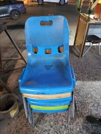 كراسي عدد6 مستعملات سعرهن ب٢٥ الف  منقله مال شوي سعرها ب٥٠ الف مكاني ب...