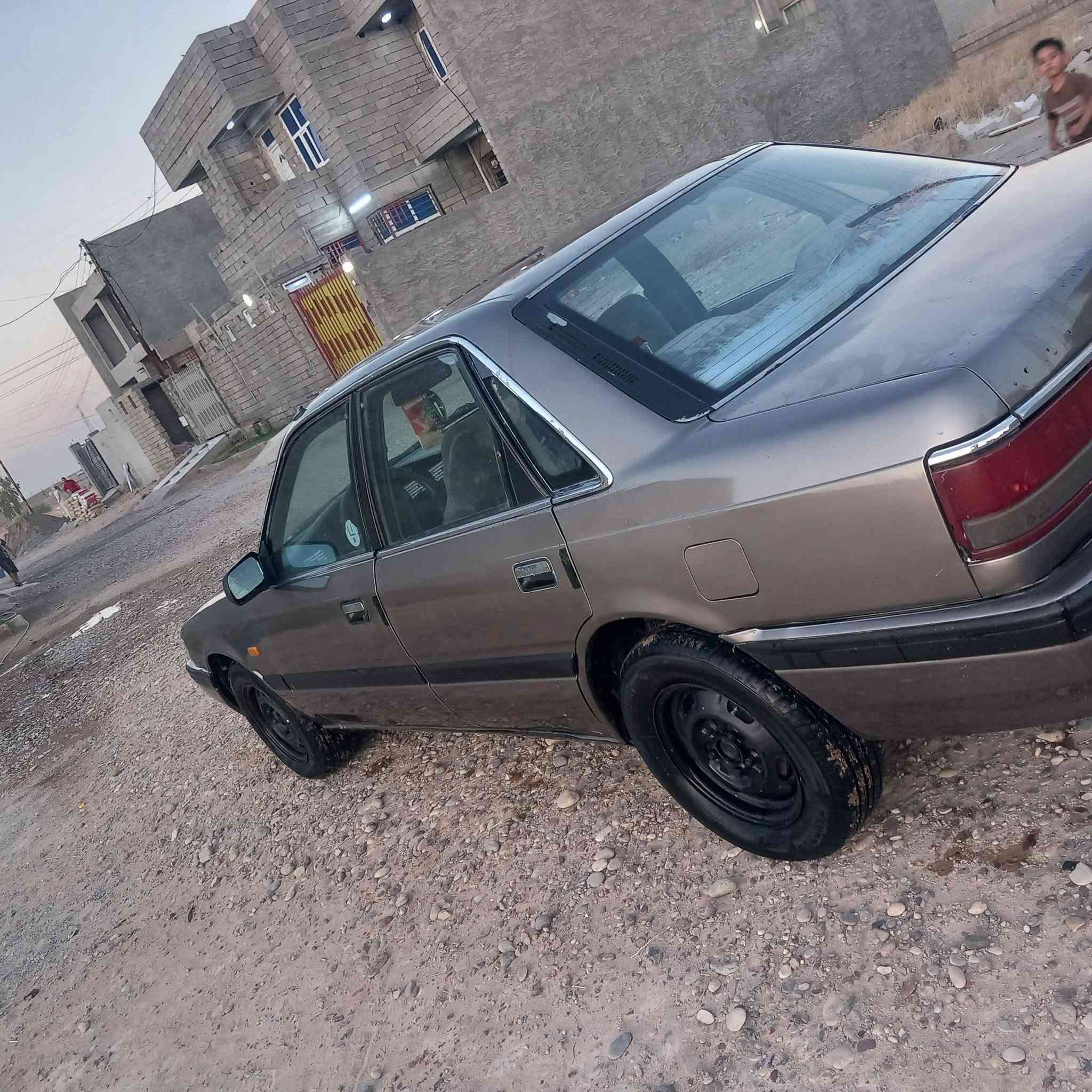 مازده للبيع موديل ٨٩
السعر 40وبيها مجال 
رقم صلاح الدين 
رقم صاحب السياره 
***********
