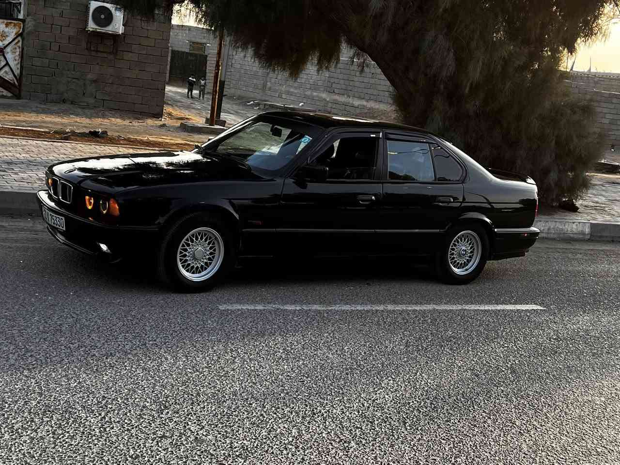 سياره للبيع مكينه 20مشتري لها كصه مال 40 حاليا مكينتها40
سياره سستم كامل صوت ام بي فاير 2

سنتر لوك شغال تصعيد جام مع قفال 

تخم تاير 
سعره 85

حداديه 90/100

سياره خير من الله غرفتها جديده

تواصل عاى هذا رقم ‭0777 338 9088‬

موديل 1993 رقم بغداد مكانه بصره
