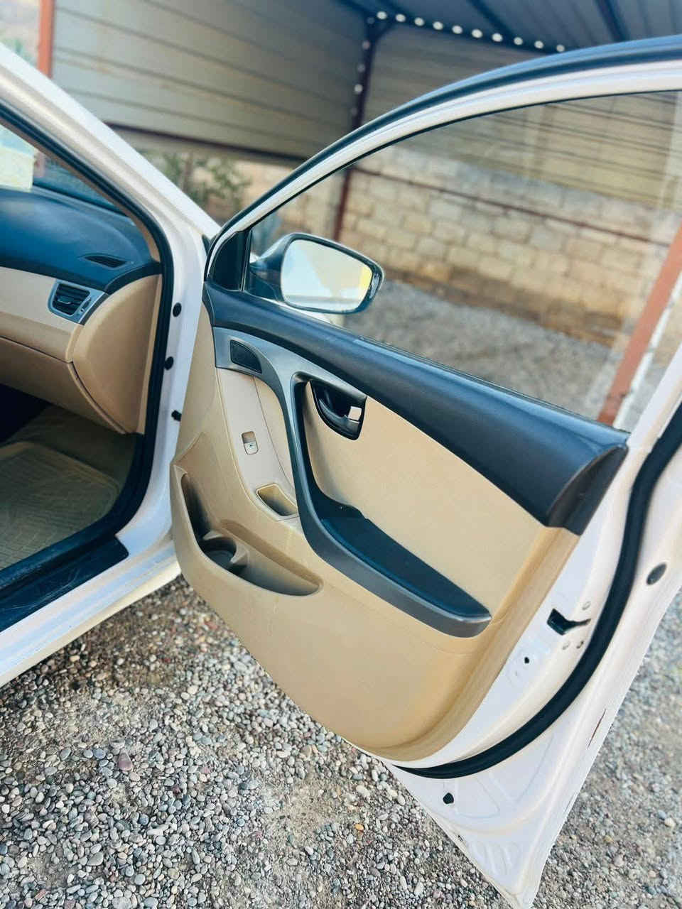 السلام عليكم 
للبيع سياره النترا موديل 2013 وارد خليجي 
رقم اربيل دولي شرط التحويل 
محرك 18 دوش المرغوب 
كير محرك شرط ع فحص 
صدر تواير كهربائيات كلها شغاله 
ضرر 3 قطع صبغ وبيها شبر بارد بالقماره 
السعر ( 115 ) وبيها مجال ،، البيع نقدا فقط 
مكان السياره / صلاح الدين _ الشرقاط 
للاستفسار / *********** \ / ***********
