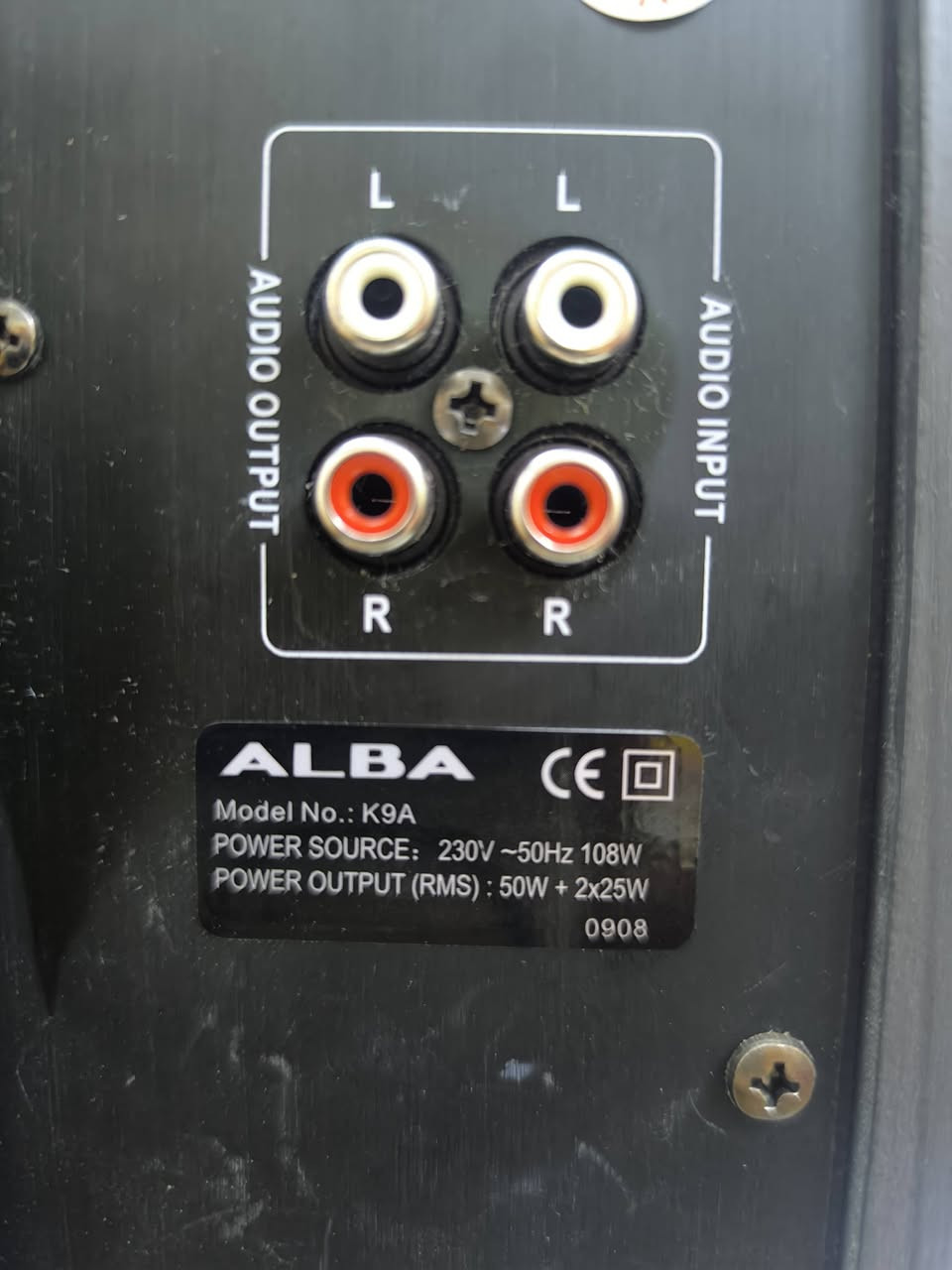 سبوفر كهربائي وزن ثقيل 
يشغل سماعتين صوت جميل 
***********
