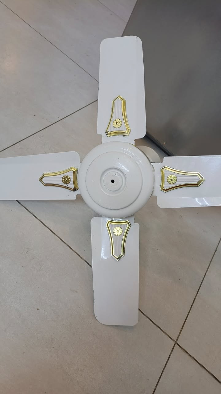 مراوح ثنين كبار وحده صغيره نضيفات وشغالات كلهم ب40


**إذا كنت صاحب هذا الإعلان وتريد حذفه لأي سبب، رجاءا أرسل رسالة إلى الدعم الفني**