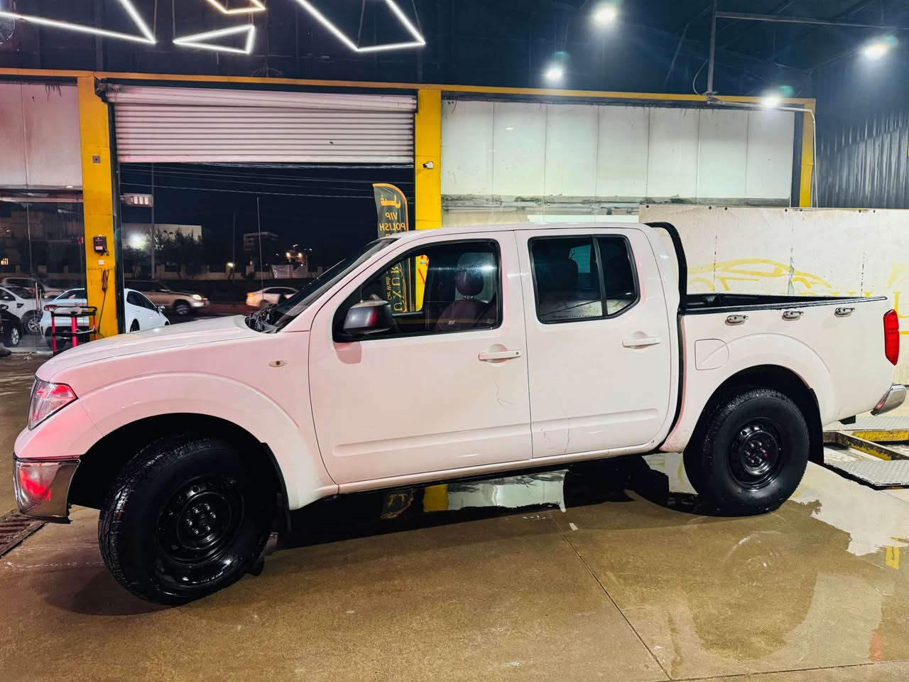 نیسان ناڤارا مۆدێل ۲٠۱٥ گاز  بدون سبغ گێڕ مەکینە تەقە ڕەقە کولشی بشرت ڕەقەم هەزە نوێیە هیچ مشکێلەیەکی نیە چوار تای جەبەلی نوێ بۆ بەستراوە ماڵی دۆستە زۆر پاکو خاوێنە ***********
*********** أربيل, العراق
