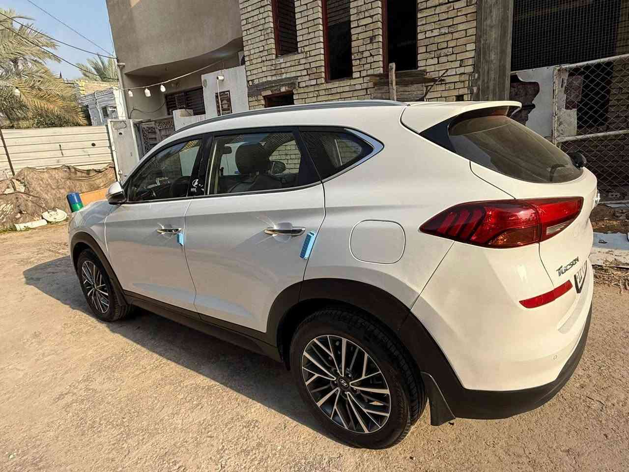 يا الله
سياره توكسان خليجي للبيع
موديل ٢٠٢٠

فوووول مواصفات ١/١ عدا البانوراما

السياره رقم بغداد الدولي 
ماشية ١٠٢ الف كم
السيارة ب اسمي 
تحويل ثاني يوم
مواصفاته 
بصمة ابواب
خمس عدسات
٣ انضمة قيادة
٢ كرسي كهرباء
شاشه كبيره اندرويد البلادية 
٢ لدات امامية 
ثلاجه بلجكمجه
محرك ٢٠٠٠ دوش
اي بي اس
الدشبول والغرفه الداخلية كله صاج
حساس امامي
حساس خلفي
كاميرا خلفية 
مري شفط ويا القفل
عدسات بلمري الجانبيه
سايد بريك بلرجل 
نضام ترحيب
مخرج Aux 
مخرج usb
لد امامي 
اشاير بلمري
يدات نيكل 
قطعتين تبريد 
السعر ٢٠٥
 
مكان السيارة كربلاء
الإتصال ***********
