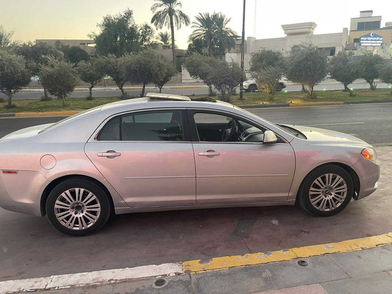 ماليبو ٢٠١١ امريكي  حادث  جاملغ امامي  وخلفي  فقط  صبغ سياره  جاهزه ٧٥
***********
أو مراوس ب mgعالي
