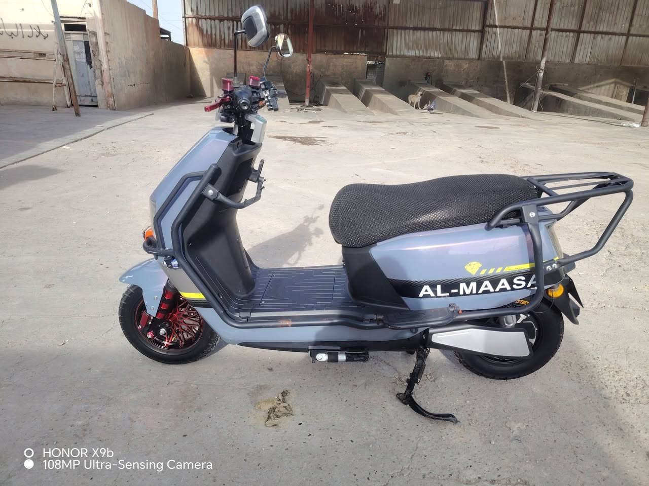 السلام عليكم
دراجه سكنس الماسه موديل 2025 ونضافته كدامك تشغيل اسويچ وبصمه وكرت بطارياته بلاديه ونضيفه حيللل بيه اشخوط بصيطه فقط وباقي الدراجه مكفوله وين ميعجبك افحص ملف 2000Wنحاس حقيقي سرعه الدراجه 99 الفعلي 85 حقيقي مكاني حبانيه  شراي راسلني وبيك خير وادلل
***********
