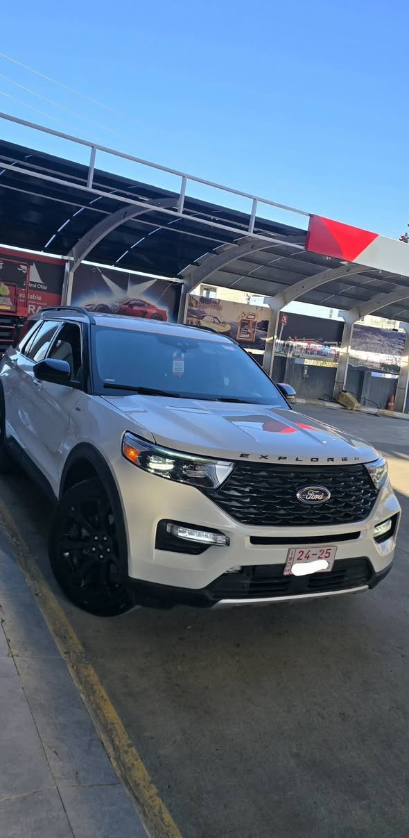 اكسبلورر 2023 ST LINE 
4 سلندر 2.3L
ماشية 30mile فقط 
فول مواصفات فقط بدون بانوراما 

كاميرات 360 درجة 
كنشات كنتارا وجلد مع تطريز باللون الأحمر 
رادار امامي ( تثبيت مسار مع مانع تصادم )
رادار جانبي ( نقطة عمياء )
كشنات منفصل VIP
ستيرن وكشنات تدفئة 
تشغيل عن بعد 
مرايات شفط
إنارات ترحيبية 
اوتو هولد
وضعيات قيادة 
صندوق كهربائي 
دبل اكزوز 
7 راكب 3 قطع تبريد
إنارة داخلية متغيرة 7 ألوان 

بدون صبغ 
بيها 3 أماكن تعديل PDR 

كاتي بدون رقم تترقم شمالي( اربيل دهوك سليمانية )
تكلفة الرقم 14 ورقة

السعر 220 وبيها مجال 
مكان السيارة دهوك 
***********
***********
اتصال أو واتساب
