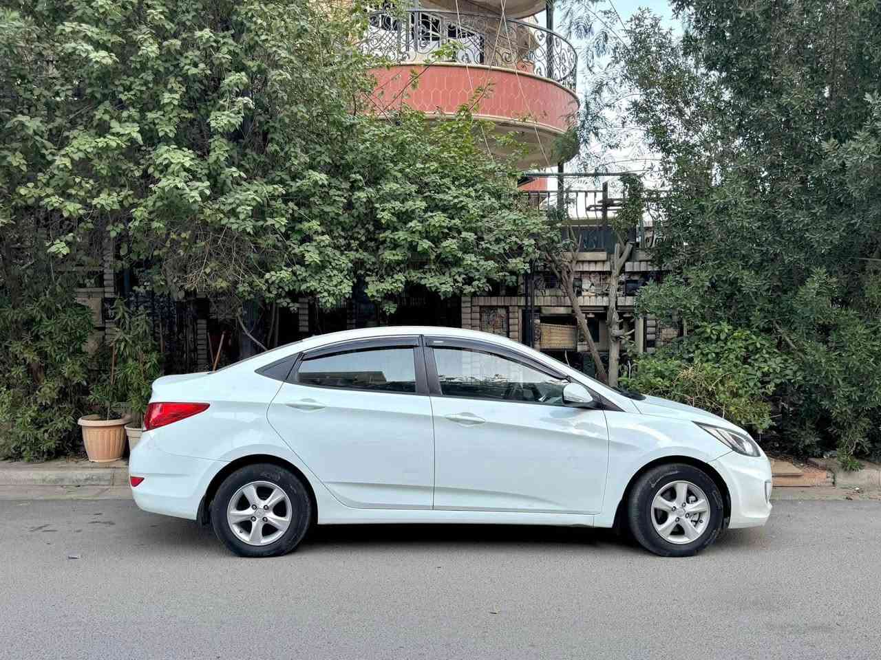 السلام عليكم ورحمة الله وبركاته

اللبيع أكسنت خليجي  

الموديل 2015

مكفوله من الصبغ 

تحكم ستيرن

محرك 1600

ويل گب گروم

أشاير بالمري 

سبير منازل بعدها ع وضع شركة

تبريد ثلج تدفئة

تايرات جديدة

ماشية 58 km حقيقي

بأسمي رقم بغداد الجديد تحويل ثاني يوم 

السعر وبيها مجال 114 بيها مجال بسيط  !!

مكان السياره بغداد اليرموك اربع شوارع

رقم الهاتف / *********** بغداد, العراق
