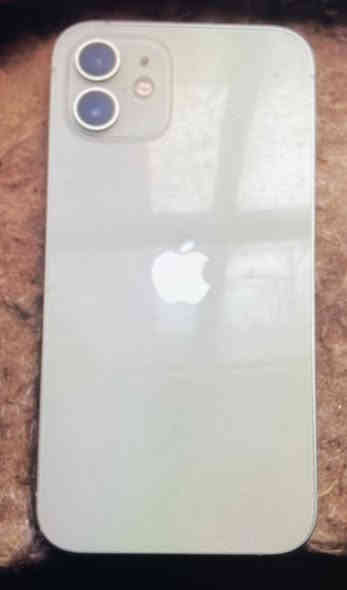 السلام عليكم 
أيفون 12 عادي
ذاكرة 128 
بطارية 80
ألون مميز
جهـاز نظيف شخط مآبي 
تفاصيل داخل صور
سعر 325 بي مجال بغداد 
متواجد ***********
