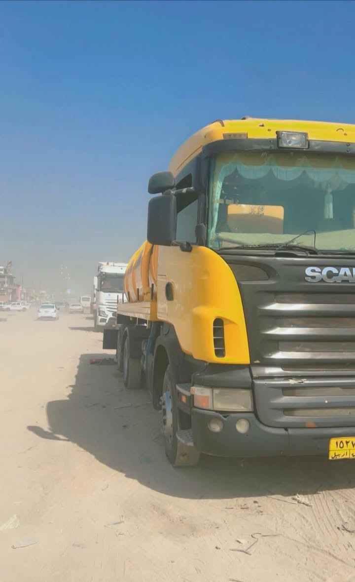 السلام عليكم فاكيوم 2006 للبيع سياره جديده ونظيفه حيل تخم تاير ماكينه جير كهربائيات كلها شغاله سياره حلوه ونظيفه.  تانك جديد   موتور جديد تخون لايت تواخذ الحلوة وجديدة بيع مال مستعجل ***********
